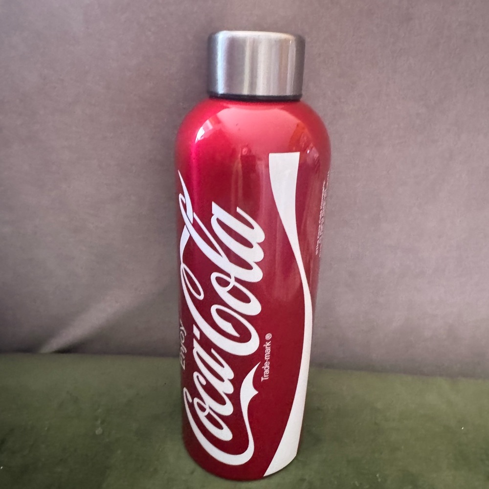 Coca-Cola Red stainless steel reusable Bottle w/classic Logo❣️fun & functional